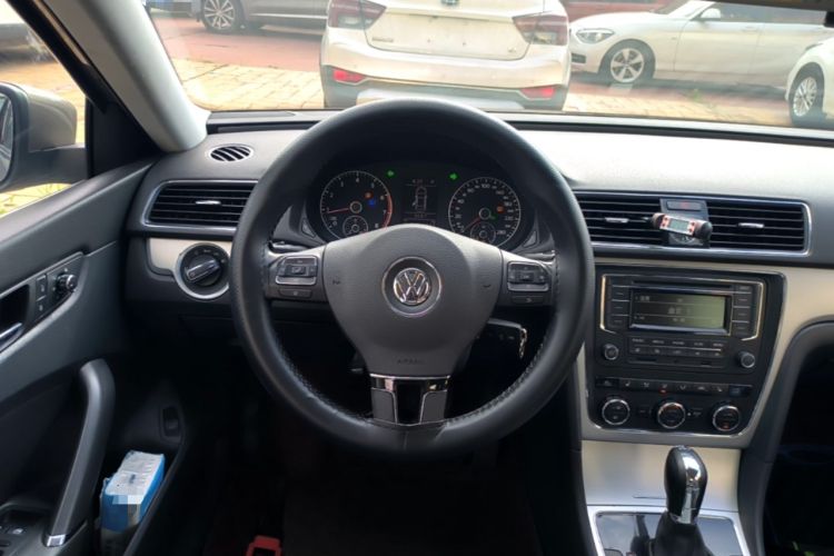 Used Volkswagen Passat 2014 1.8TSI DSG Prestige Edition Steering Wheel