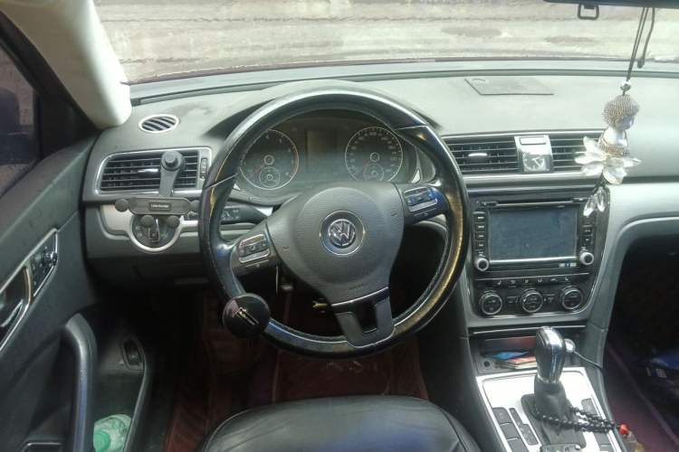 Used Volkswagen Passat 2014 1.8TSI DSG Prestige Edition Steering Wheel