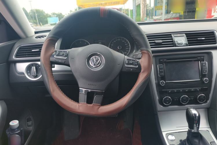 Used Volkswagen Passat 2014 1.8TSI DSG Prestige Edition Steering Wheel