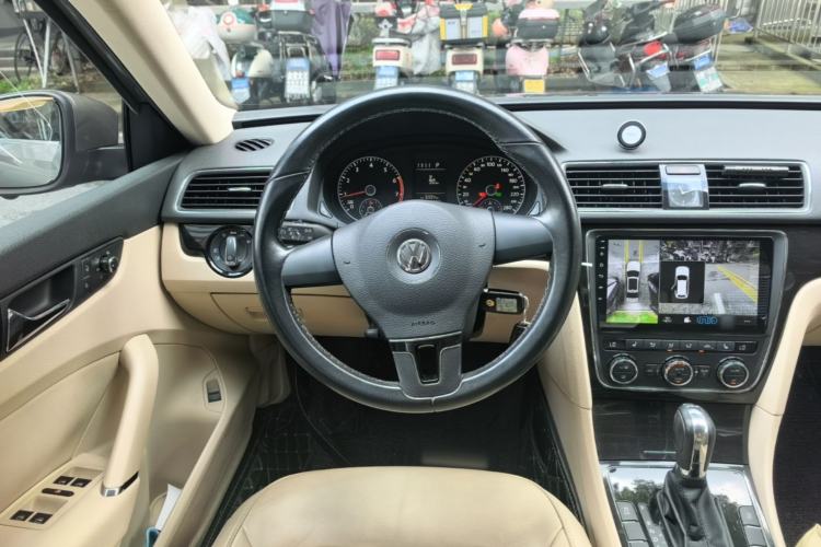 Used Volkswagen Passat 2014 1.8TSI DSG Prestige Edition Steering Wheel