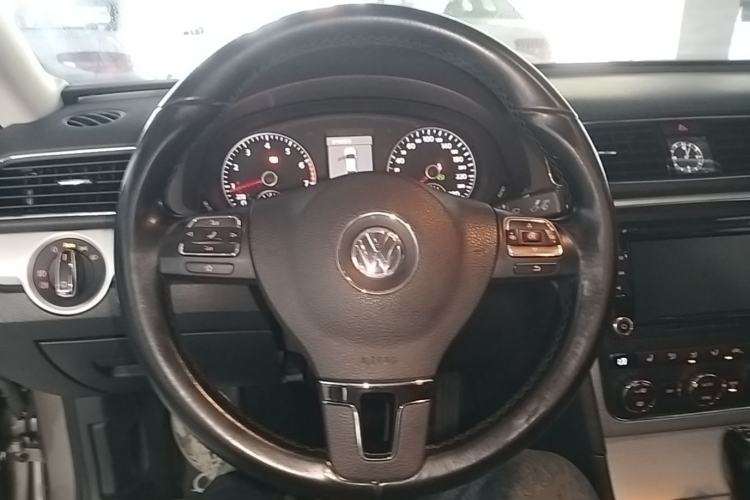 Used Volkswagen Passat 2014 1.8TSI DSG Prestige Edition Steering Wheel