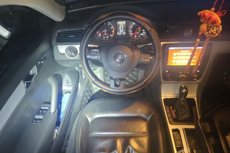Used Volkswagen Passat 2014 1.8TSI DSG Prestige Edition Steering Wheel