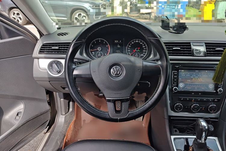 Used Volkswagen Passat 2014 1.8TSI DSG Prestige Edition Steering Wheel