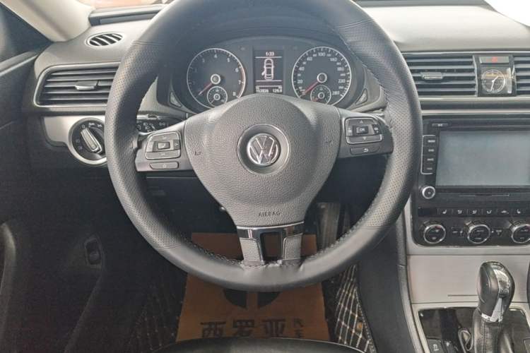 Used Volkswagen Passat 2014 1.8TSI DSG Prestige Edition Steering Wheel