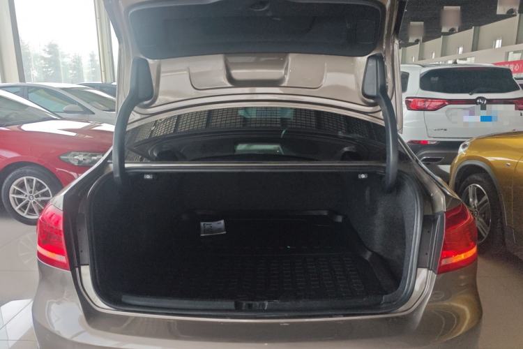 Used Volkswagen Passat 2014 1.8TSI DSG Prestige Edition Trunk