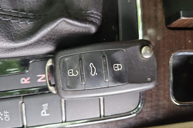 Used Volkswagen Passat 2014 1.8TSI DSG Prestige Navigation Edition Vehicle Key