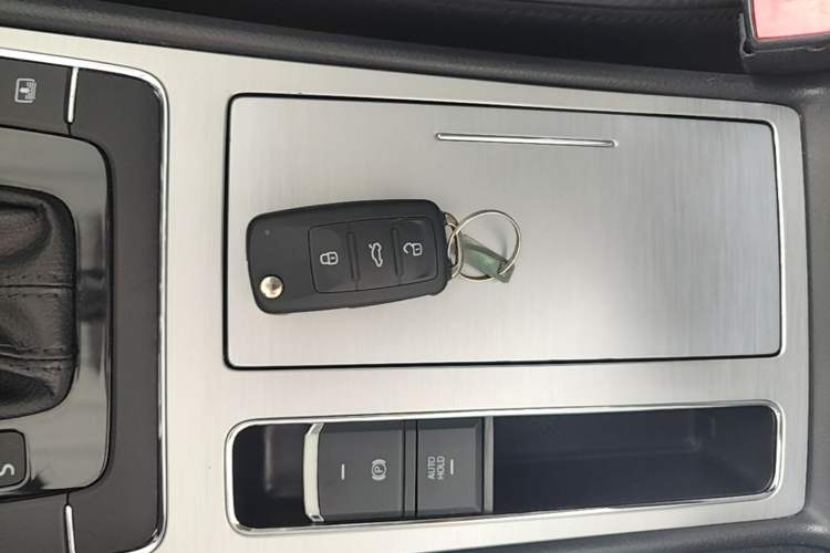 Used Volkswagen Passat 2014 1.8TSI DSG Prestige Navigation Edition Vehicle Key
