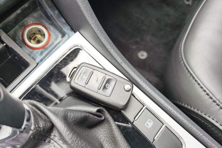 Used Volkswagen Passat 2014 1.8TSI DSG Ultimate Edition Vehicle Key