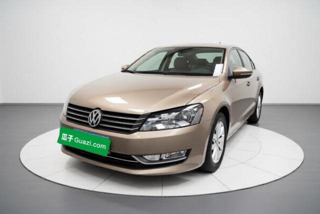 Ojetý Volkswagen Passat 2014 1.4TSI Manual Luxury Edition