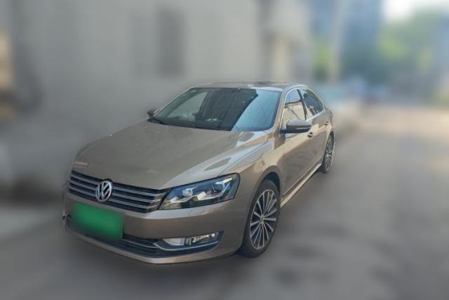 Ojetý Volkswagen Passat 2014 1.8TSI DSG Prestige Navigation Edition