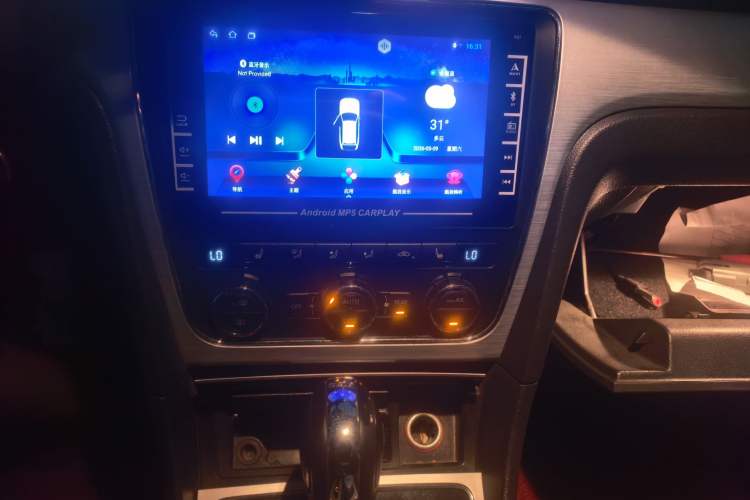 Used Volkswagen Passat 2014 1.8TSI DSG Prestige Edition Audio And AC Panel