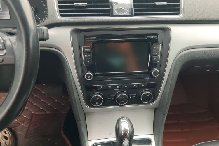 Used Volkswagen Passat 2014 1.8TSI DSG Prestige Edition Audio And AC Panel