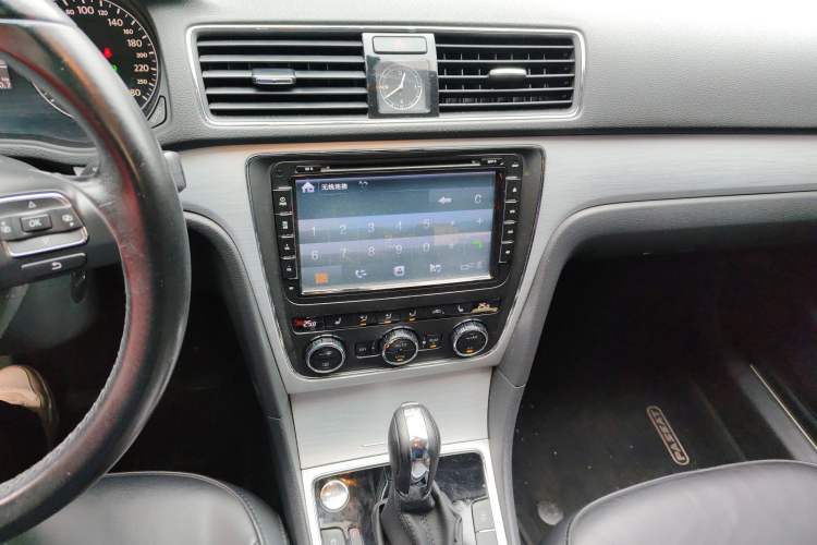 Used Volkswagen Passat 2014 1.8TSI DSG Prestige Edition Audio And AC Panel