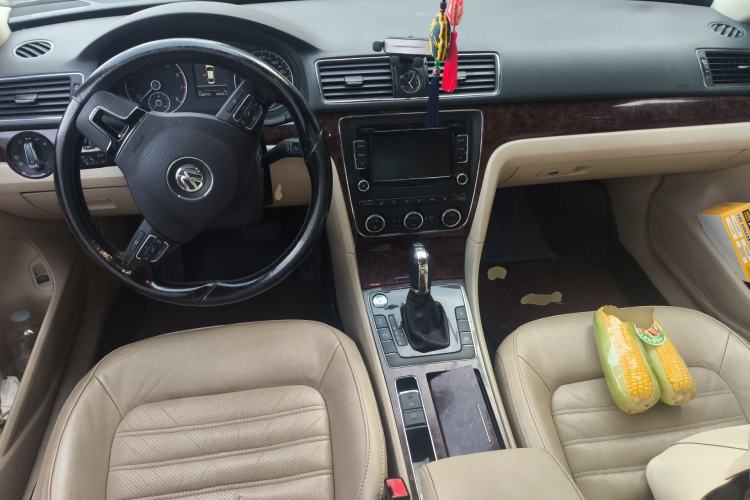 Used Volkswagen Passat 2014 1.8TSI DSG Prestige Edition Center Console