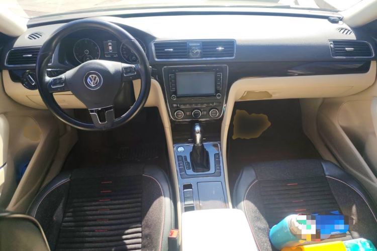 Used Volkswagen Passat 2014 1.8TSI DSG Prestige Edition Center Console