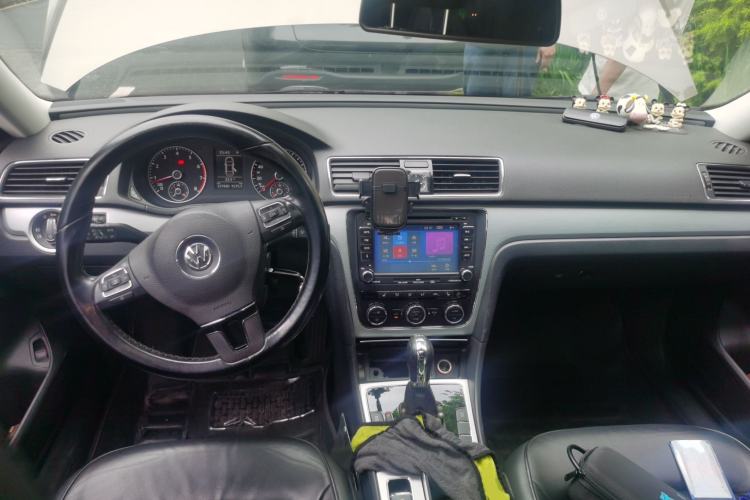 Used Volkswagen Passat 2014 1.8TSI DSG Prestige Edition Center Console