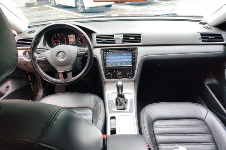Used Volkswagen Passat 2014 1.8TSI DSG Prestige Edition Center Console