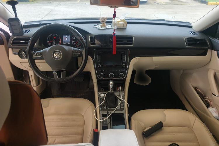 Used Volkswagen Passat 2014 2.0 TSI DSG Prestige Edition Center Console