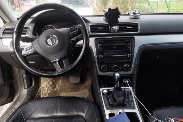 Used Volkswagen Passat 2014 1.8TSI DSG Prestige Edition Center Console