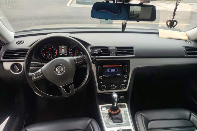 Used Volkswagen Passat 2014 2.0 TSI DSG Prestige Edition Center Console