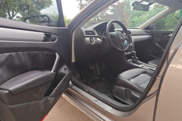 Used Volkswagen Passat 2014 1.8TSI DSG Prestige Edition Driver Seat