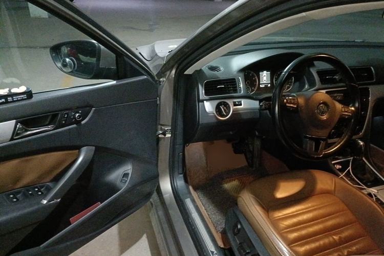 Used Volkswagen Passat 2014 1.8TSI DSG Prestige Edition Driver Seat