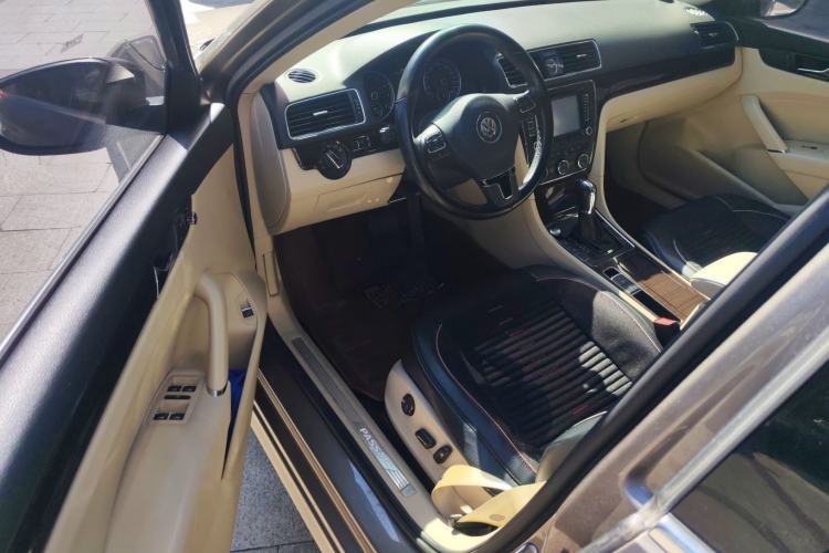 Used Volkswagen Passat 2014 1.8TSI DSG Prestige Edition Driver Seat