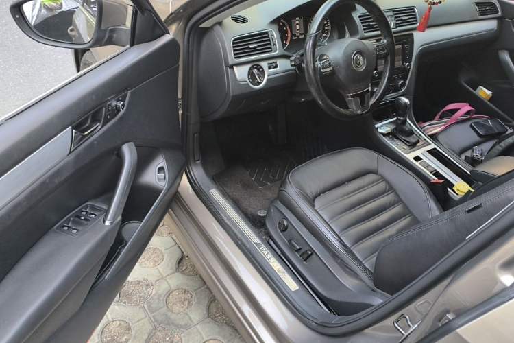 Used Volkswagen Passat 2014 1.8TSI DSG Prestige Edition Driver Seat