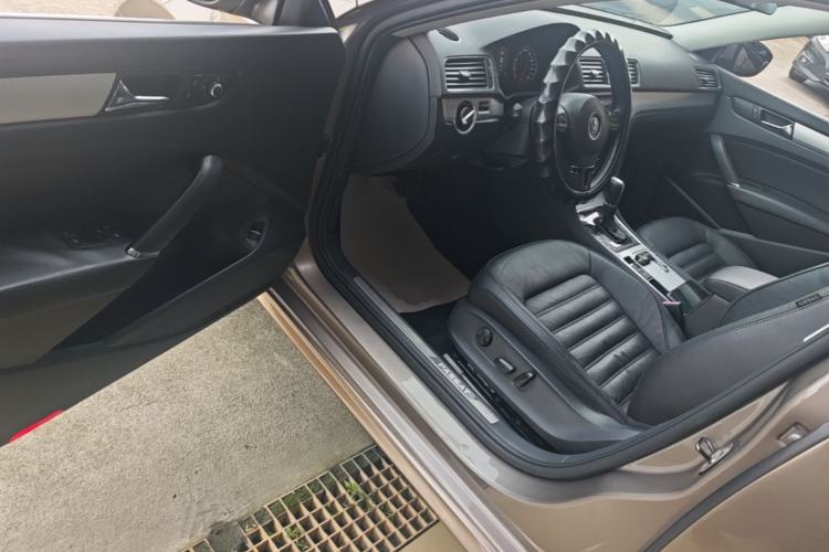Used Volkswagen Passat 2014 1.8TSI DSG Prestige Edition Driver Seat