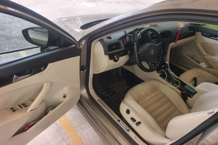 Used Volkswagen Passat 2014 2.0 TSI DSG Prestige Edition Driver Seat
