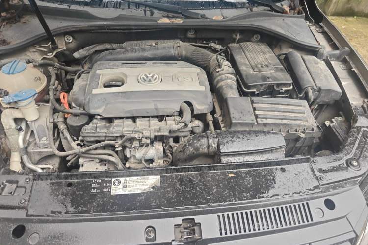 Used Volkswagen Passat 2014 1.8TSI DSG Prestige Edition Engine Bay