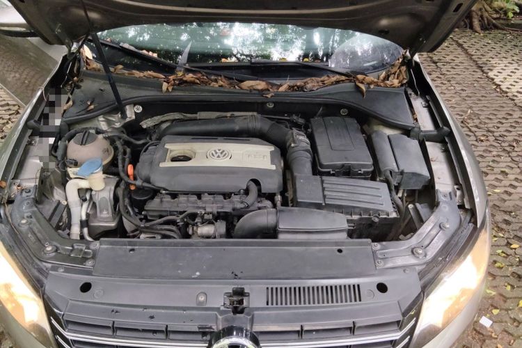 Used Volkswagen Passat 2014 1.8TSI DSG Prestige Edition Engine Bay