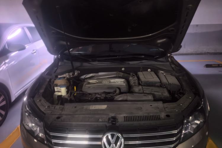 Used Volkswagen Passat 2014 1.8TSI DSG Prestige Edition Engine Bay