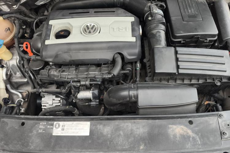 Used Volkswagen Passat 2014 1.8TSI DSG Prestige Edition Engine Bay