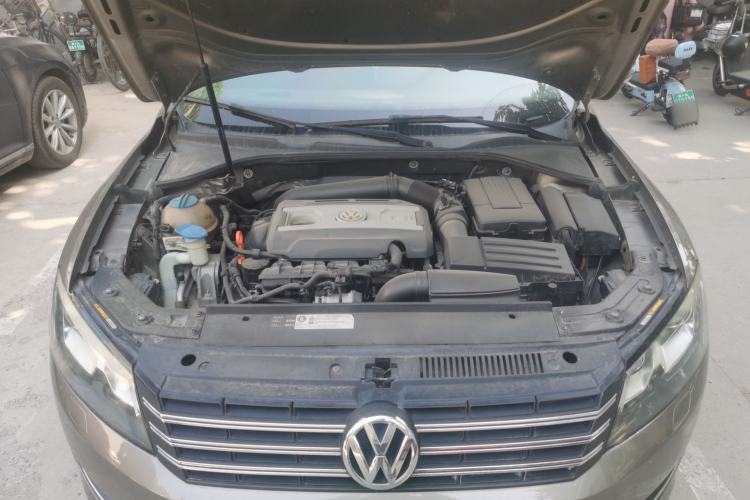Used Volkswagen Passat 2014 1.8TSI DSG Prestige Edition Engine Bay