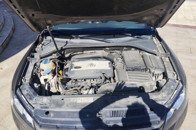 Used Volkswagen Passat 2014 1.8TSI DSG Prestige Edition Engine Bay
