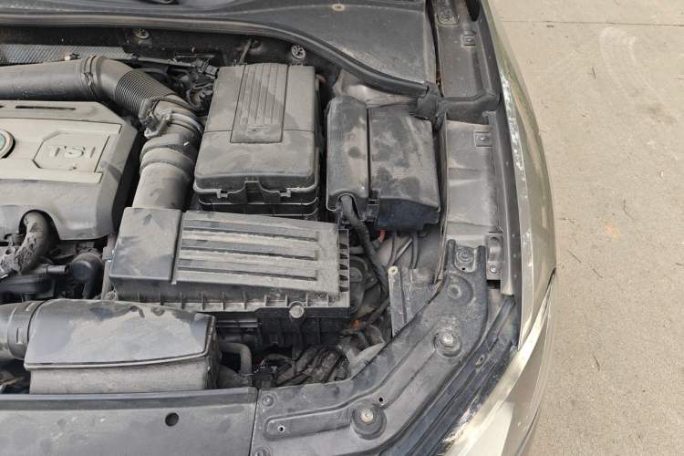 Used Volkswagen Passat 2014 1.8TSI DSG Prestige Edition Engine Bay Left