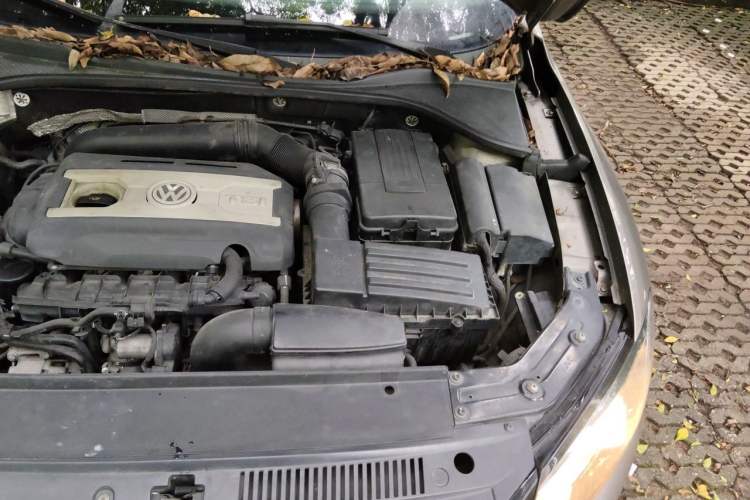 Used Volkswagen Passat 2014 1.8TSI DSG Prestige Edition Engine Bay Left