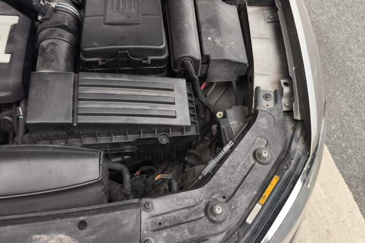 Used Volkswagen Passat 2014 1.8TSI DSG Prestige Edition Engine Bay Left