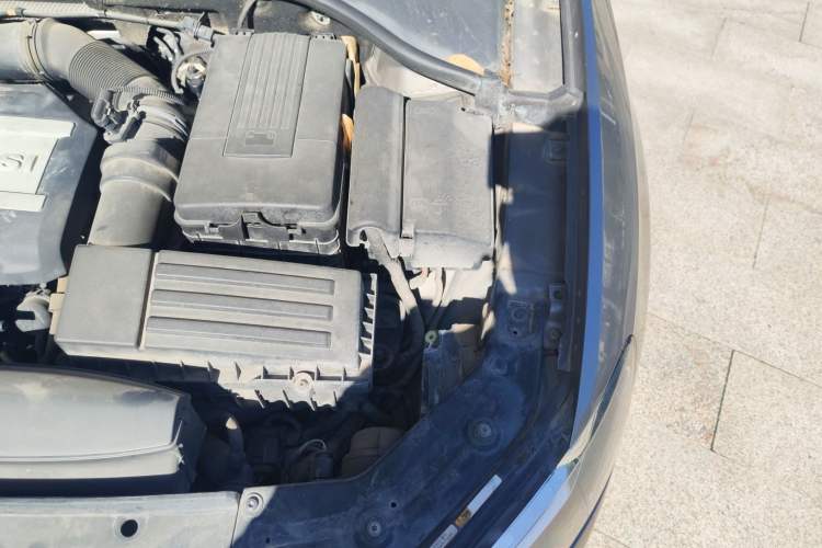 Used Volkswagen Passat 2014 1.8TSI DSG Prestige Edition Engine Bay Left