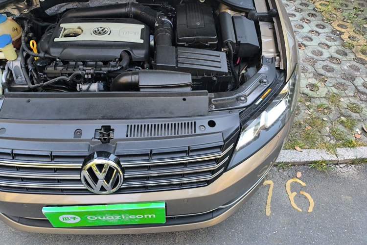 Used Volkswagen Passat 2014 1.8TSI DSG Prestige Edition Engine Bay Left
