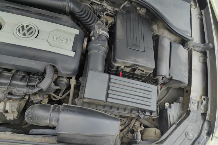 Used Volkswagen Passat 2014 1.8TSI DSG Prestige Edition Engine Bay Left