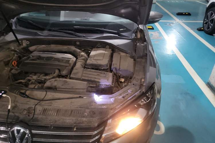 Used Volkswagen Passat 2014 1.8TSI DSG Prestige Edition Engine Bay Left
