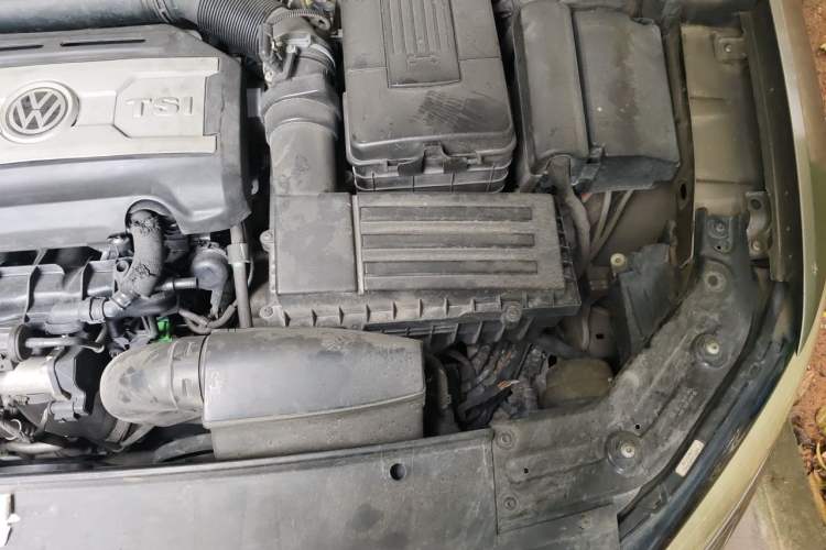Used Volkswagen Passat 2014 1.8TSI DSG Prestige Edition Engine Bay Left