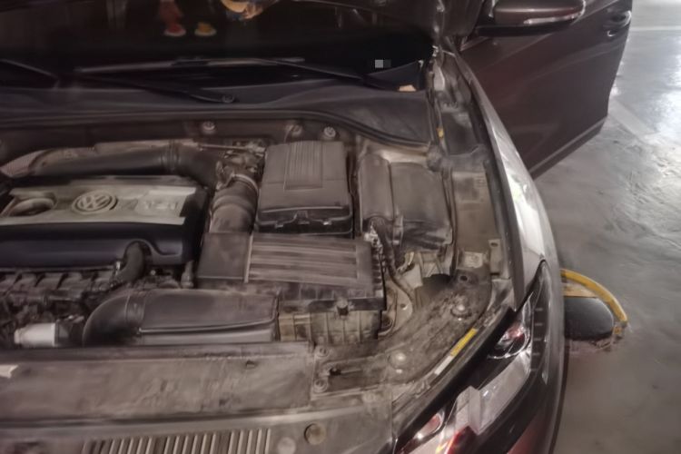 Used Volkswagen Passat 2014 1.8TSI DSG Prestige Edition Engine Bay Left