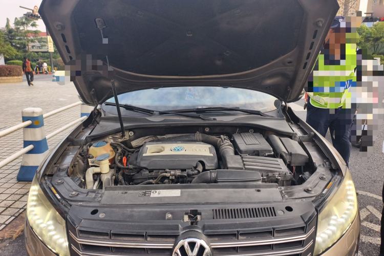 Used Volkswagen Passat 2014 1.8TSI DSG Prestige Edition Engine Bay