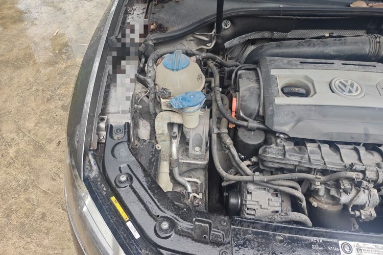 Used Volkswagen Passat 2014 1.8TSI DSG Prestige Edition Engine Bay Right