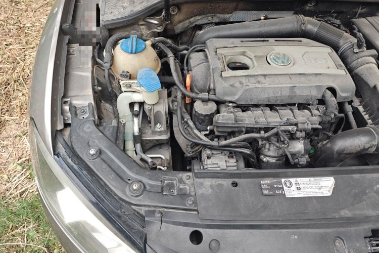Used Volkswagen Passat 2014 1.8TSI DSG Prestige Edition Engine Bay Right