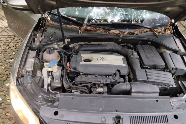 Used Volkswagen Passat 2014 1.8TSI DSG Prestige Edition Engine Bay Right