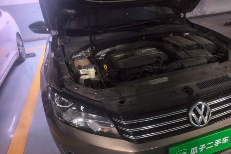 Used Volkswagen Passat 2014 1.8TSI DSG Prestige Edition Engine Bay Right